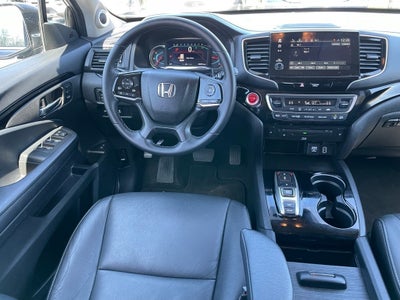 2022 Honda Pilot Touring 8 Passenger w/Navi, Heated Leather, AWD