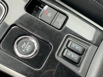 2020 Mitsubishi Outlander SE w/Alloys, 4WD, 3rd Row, Dual Temp, Heated Seats