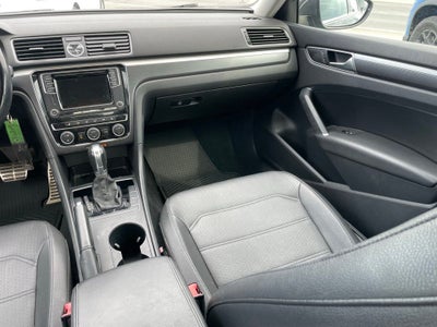 2017 Volkswagen Passat 1.8T R-Line
