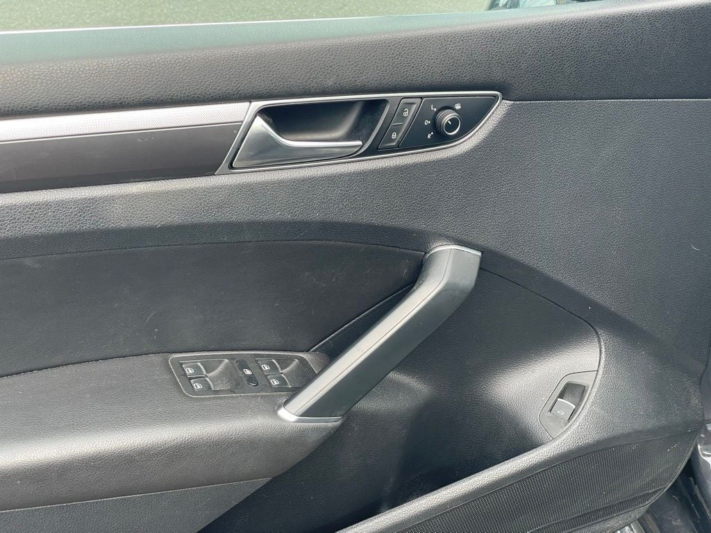 2017 Volkswagen Passat 1.8T R-Line