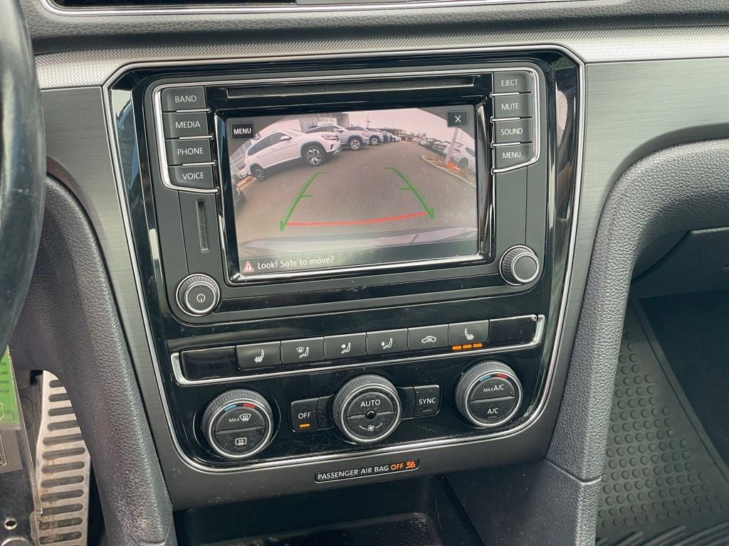 2017 Volkswagen Passat 1.8T R-Line