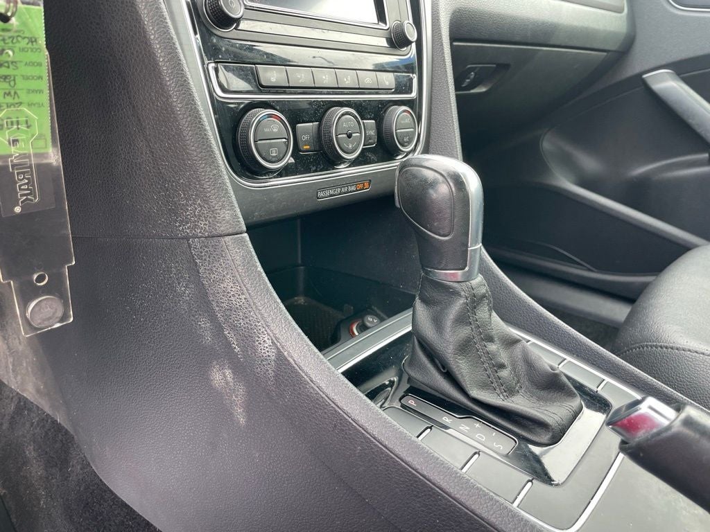 2017 Volkswagen Passat 1.8T R-Line
