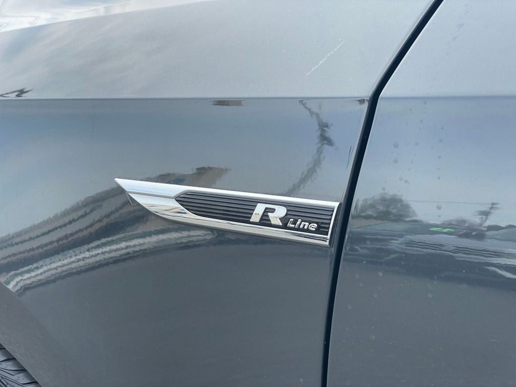 2017 Volkswagen Passat 1.8T R-Line