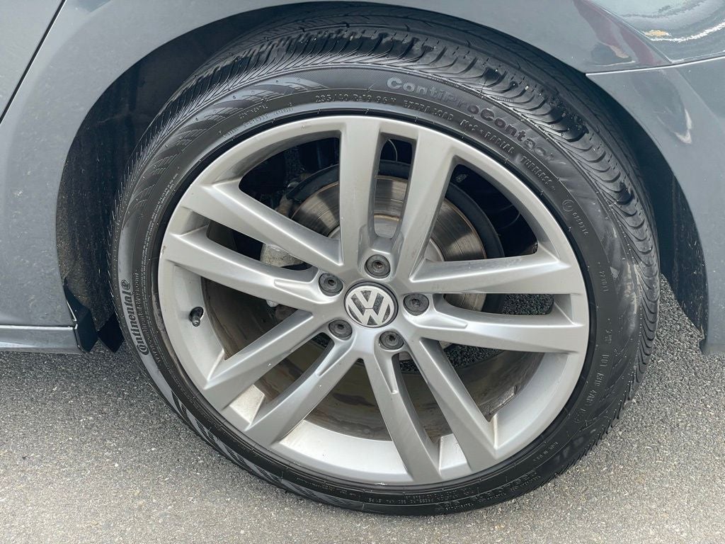 2017 Volkswagen Passat 1.8T R-Line