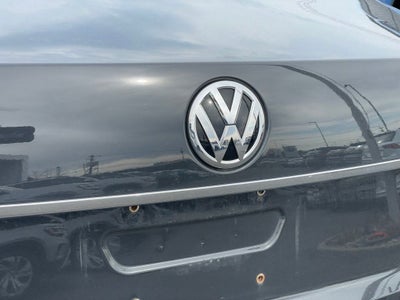 2017 Volkswagen Passat 1.8T R-Line