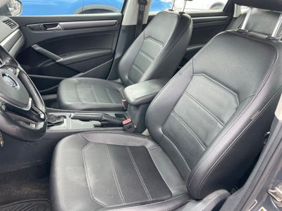 2017 Volkswagen Passat 1.8T R-Line