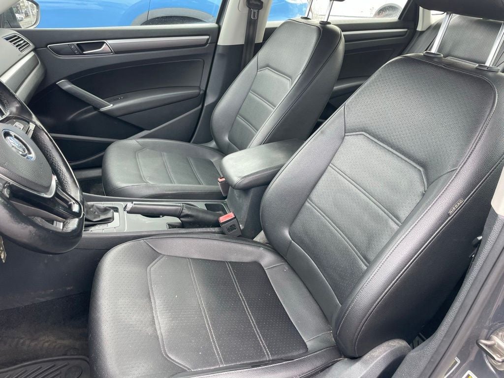 2017 Volkswagen Passat 1.8T R-Line
