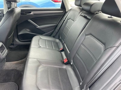 2017 Volkswagen Passat 1.8T R-Line