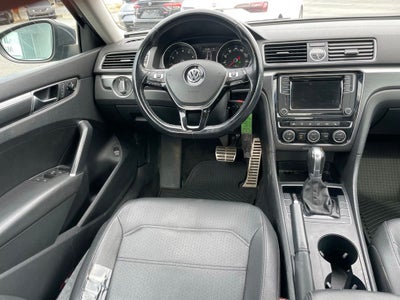 2017 Volkswagen Passat 1.8T R-Line