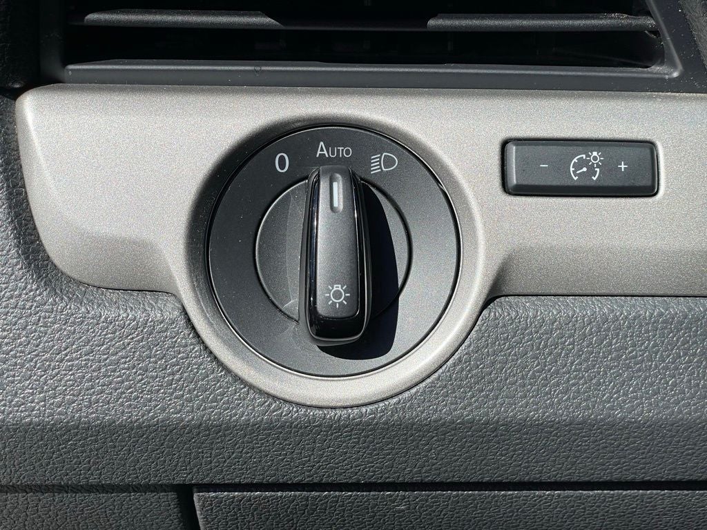 2022 Volkswagen Passat 2.0T SE