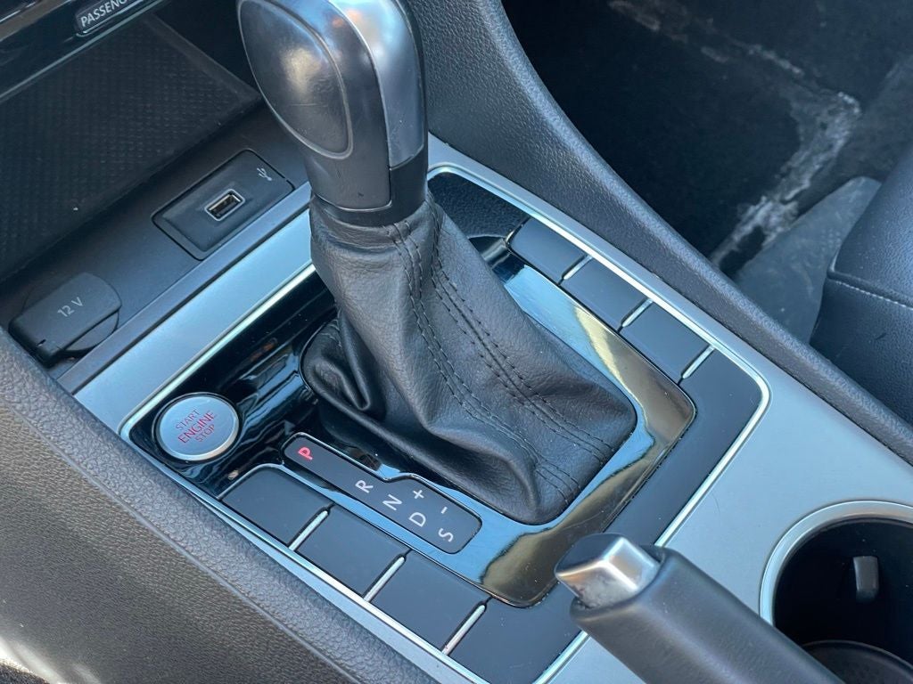 2022 Volkswagen Passat 2.0T SE