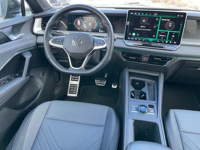 2025 Volkswagen Tiguan 2.0T SE R-Line Black