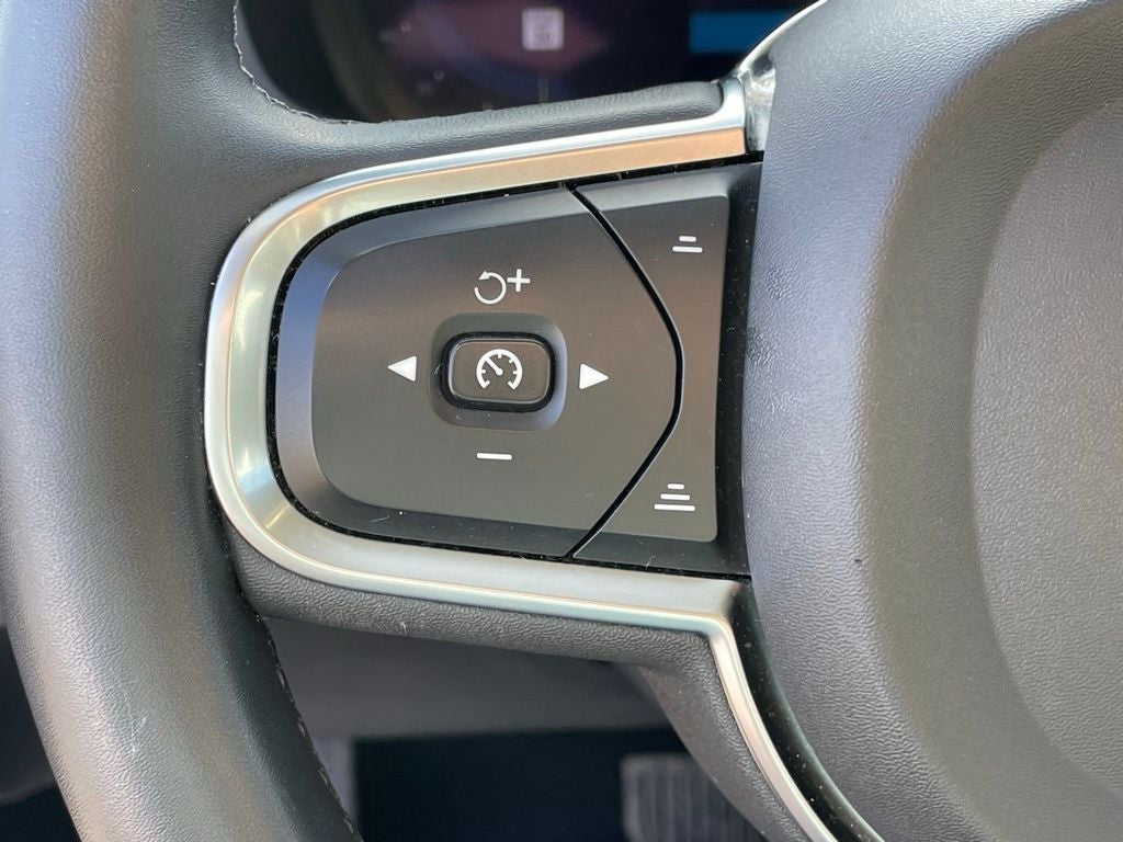 2024 Volvo S60 B5 Core Dark Theme