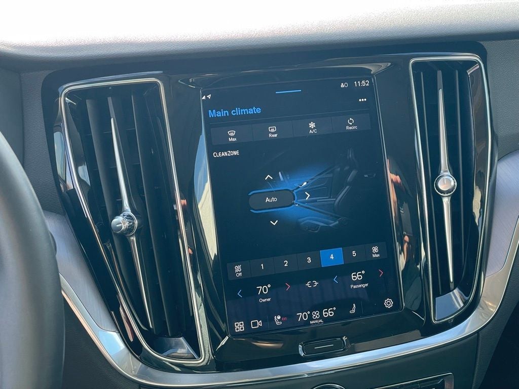 2024 Volvo S60 B5 Core Dark Theme