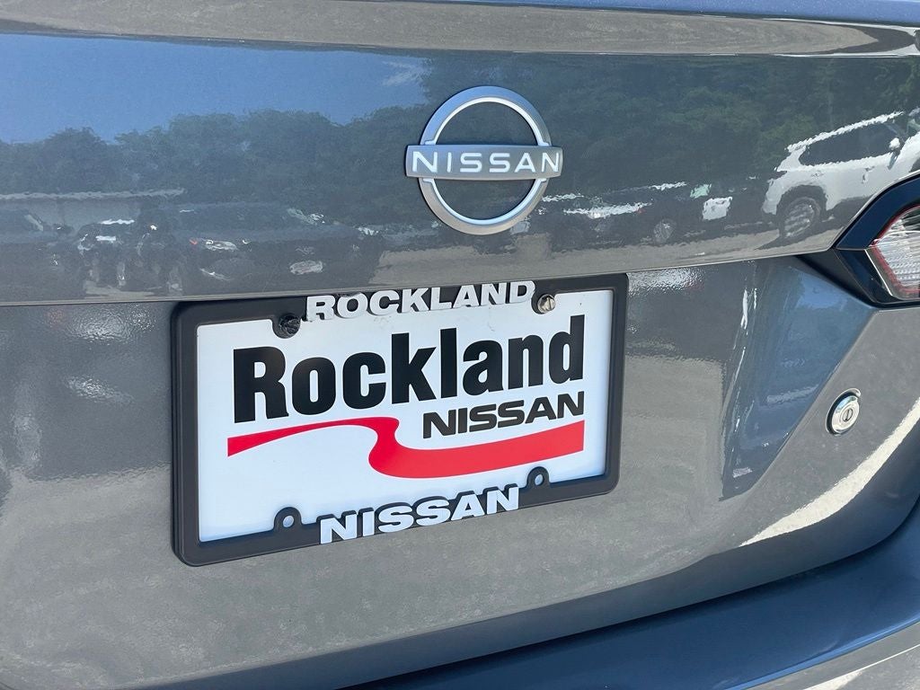 2024 Nissan Versa 1.6 S S Plus package