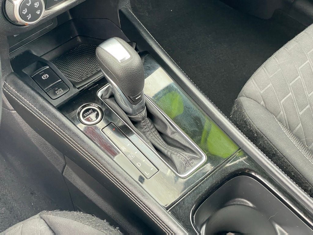 2023 Nissan Kicks SV Two-Tone Paint
