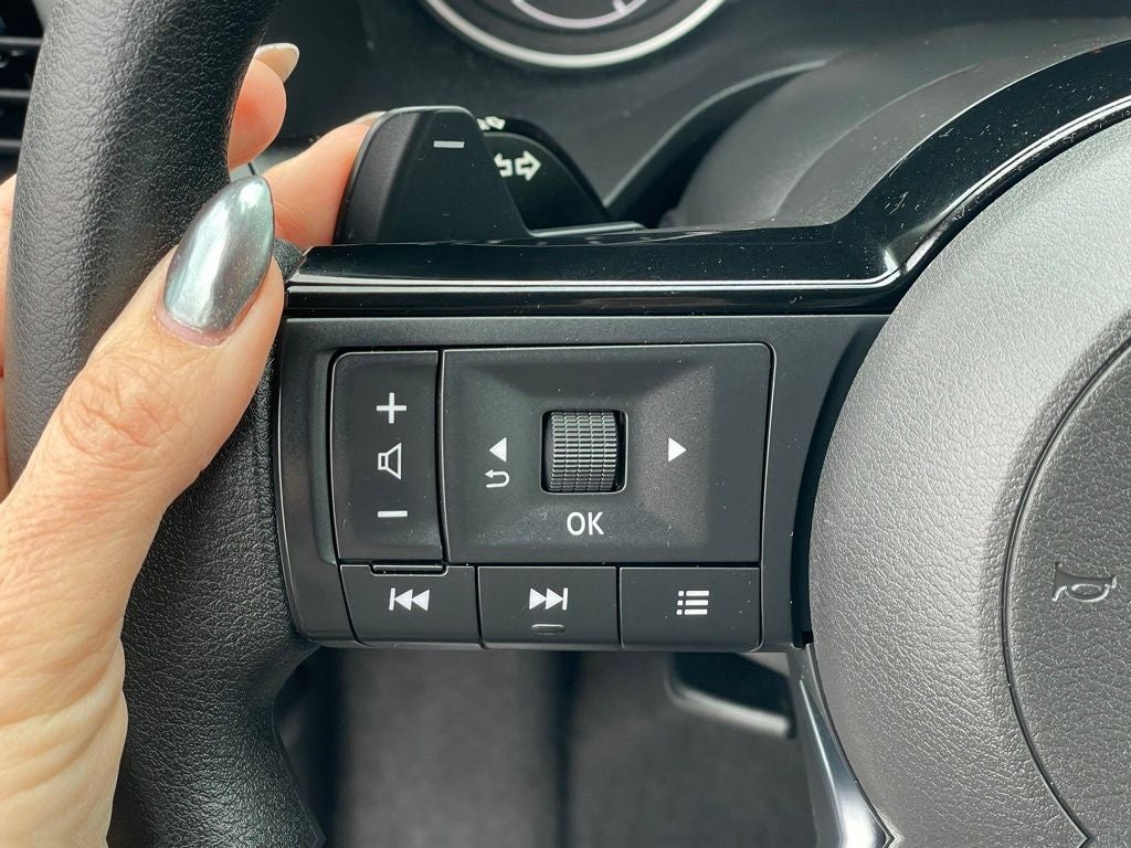 2023 Nissan Rogue SV Cloth Seating