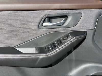 2022 Nissan Rogue SV Cloth Seating