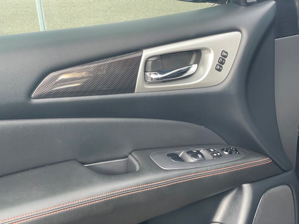 2020 Nissan Pathfinder SL