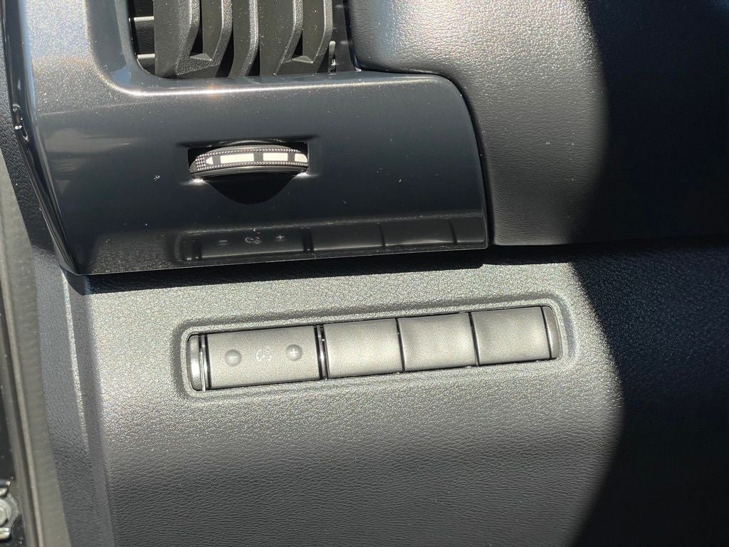 2023 Nissan Pathfinder S