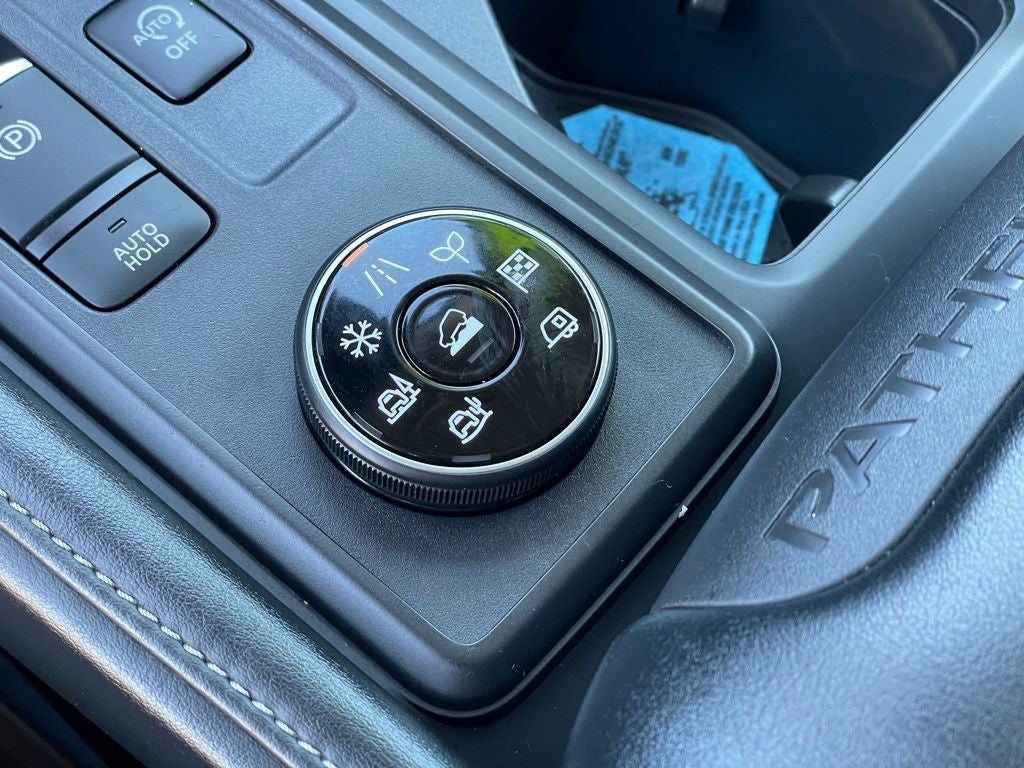 2023 Nissan Pathfinder S