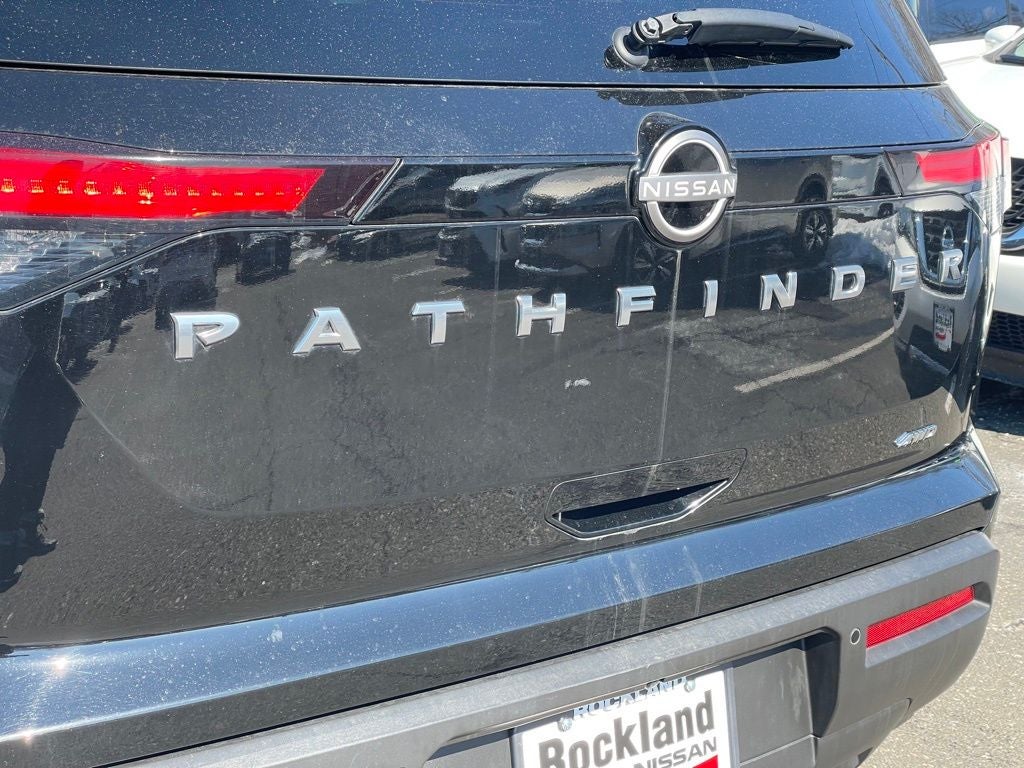 2023 Nissan Pathfinder S