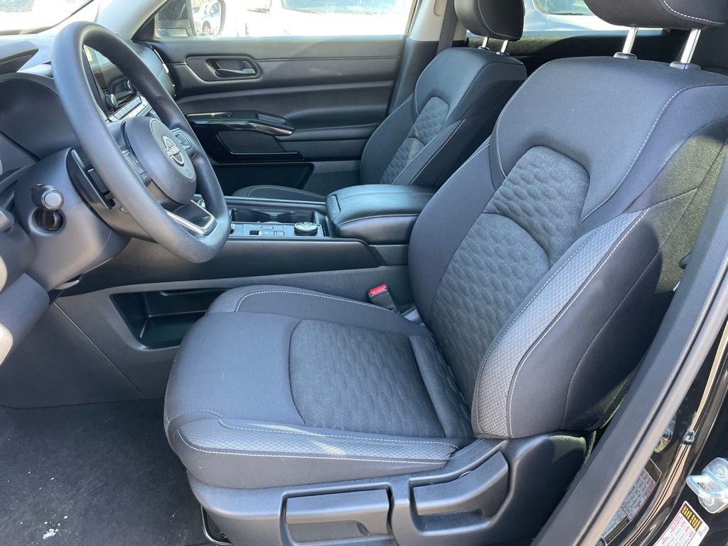 2023 Nissan Pathfinder S