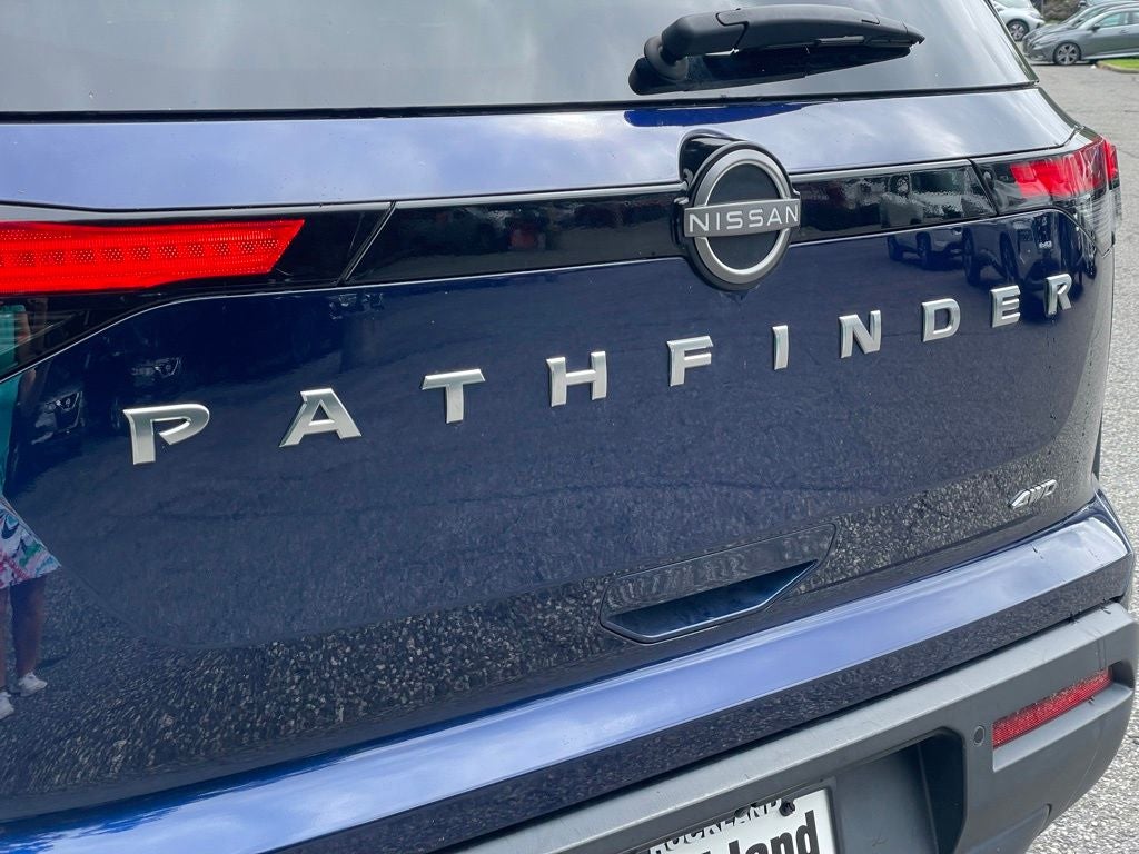 2022 Nissan Pathfinder S