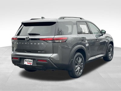 2024 Nissan Pathfinder SV