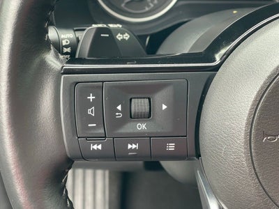 2023 Nissan Pathfinder SL w/Cross Bars