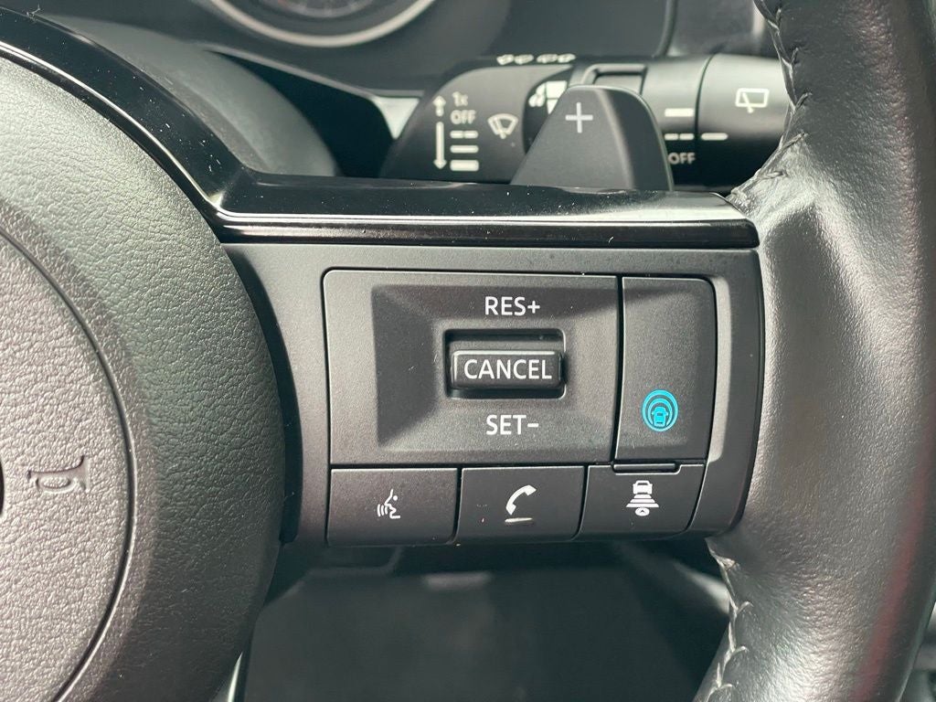2023 Nissan Pathfinder SL w/Cross Bars