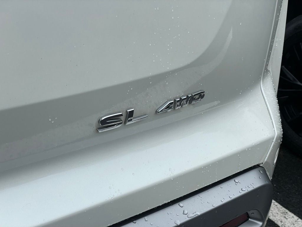 2023 Nissan Pathfinder SL w/Cross Bars