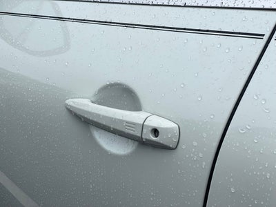 2023 Nissan Pathfinder SL w/Cross Bars