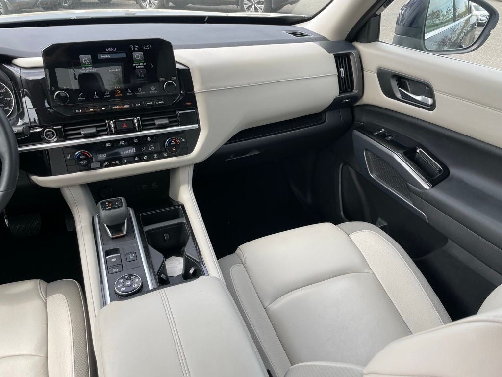 2022 Nissan Pathfinder SL