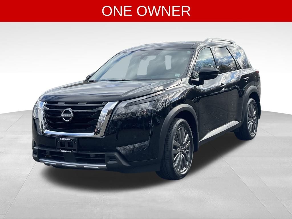 2022 Nissan Pathfinder SL