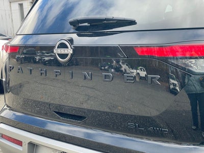 2022 Nissan Pathfinder SL