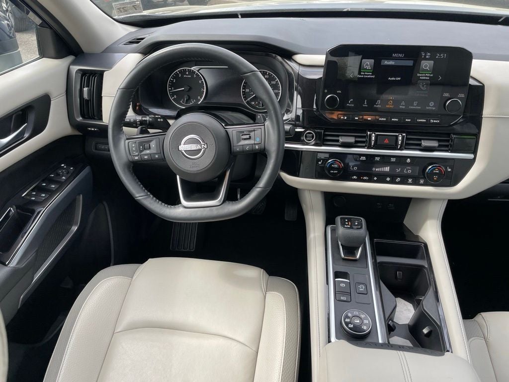 2022 Nissan Pathfinder SL