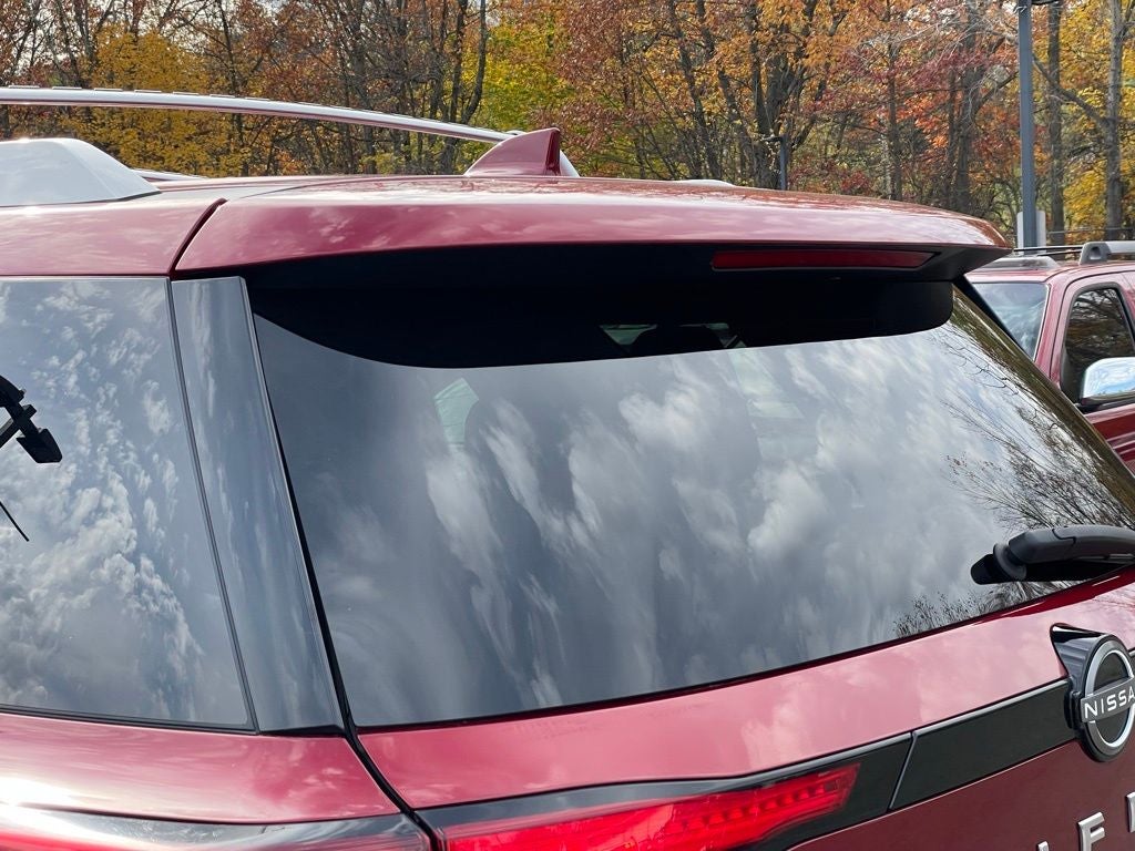 2023 Nissan Pathfinder SL Premium