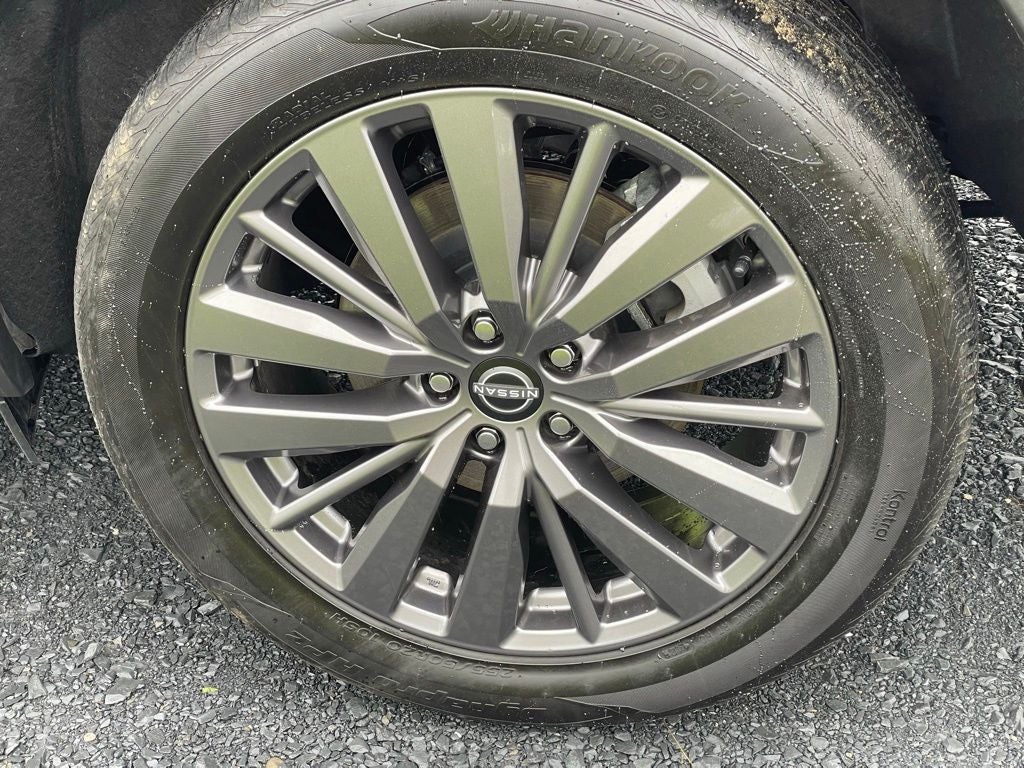 2023 Nissan Pathfinder SL Premium