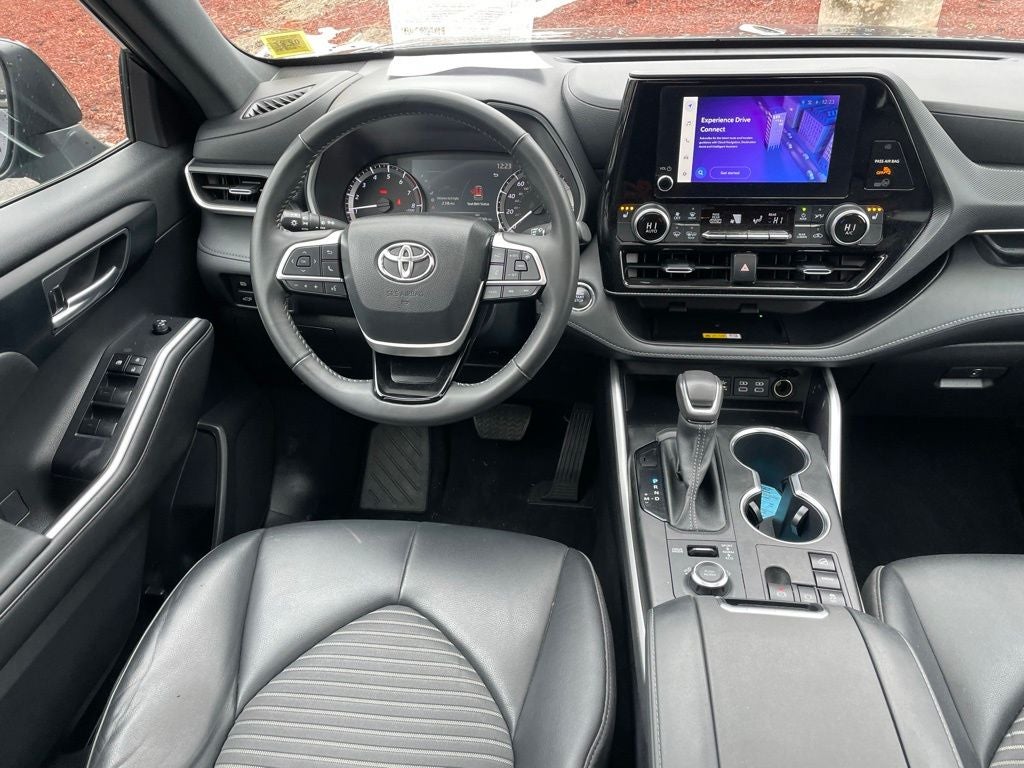 2023 Toyota Highlander Base
