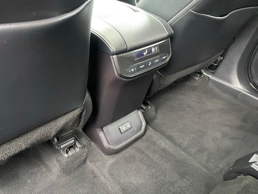 2023 Toyota Highlander Base