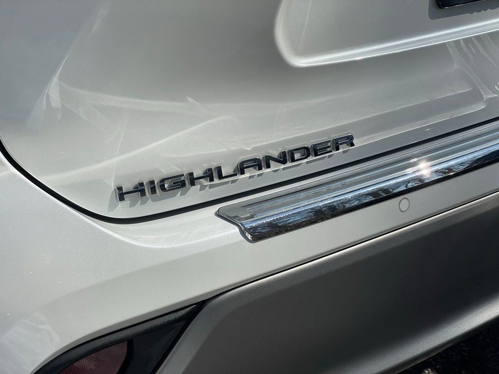 2023 Toyota Highlander Base