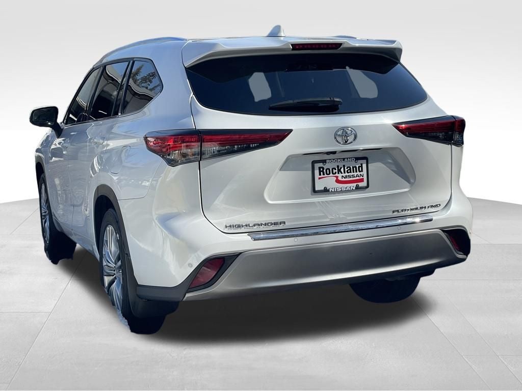 2023 Toyota Highlander Base