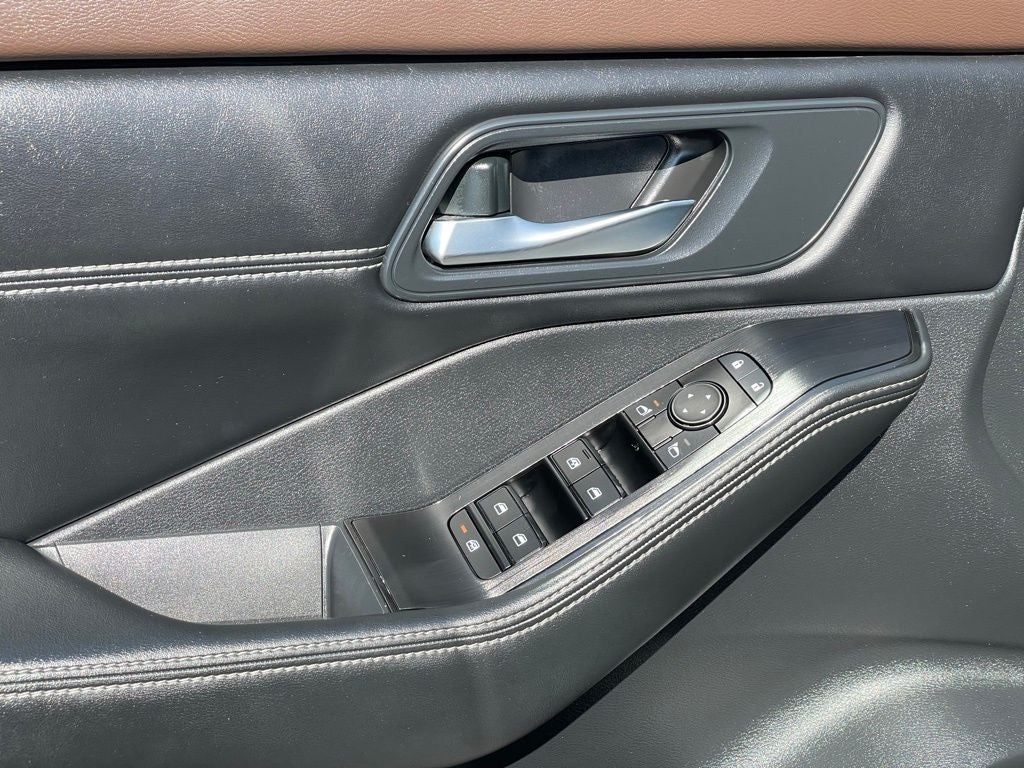 2023 Nissan Rogue SV Midnight & Premium Pkgs