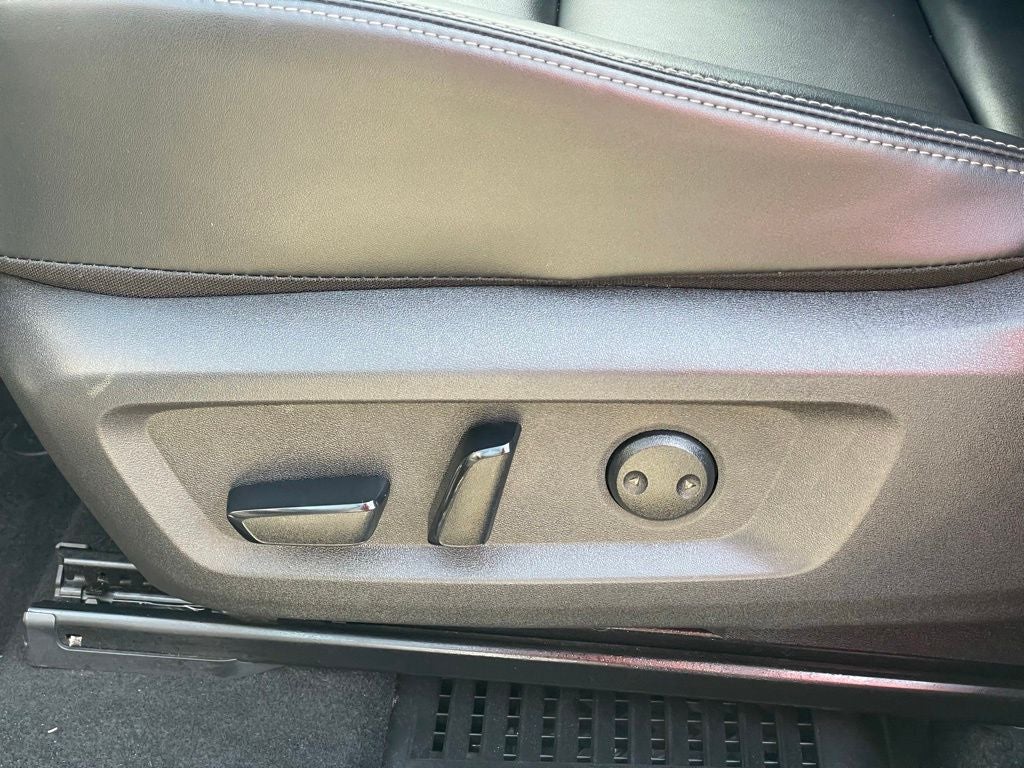 2023 Nissan Rogue SV Midnight & Premium Pkgs