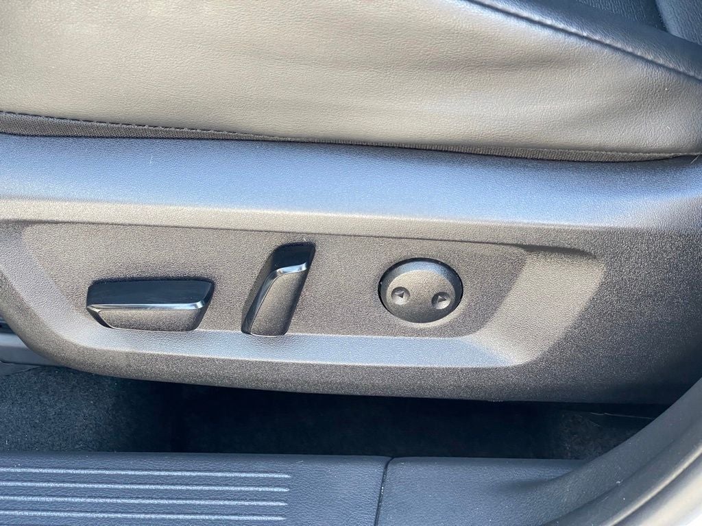 2023 Nissan Rogue SV Premium Package