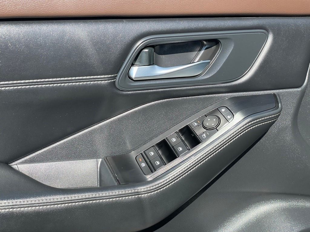 2023 Nissan Rogue SV Midnight Premium Packages