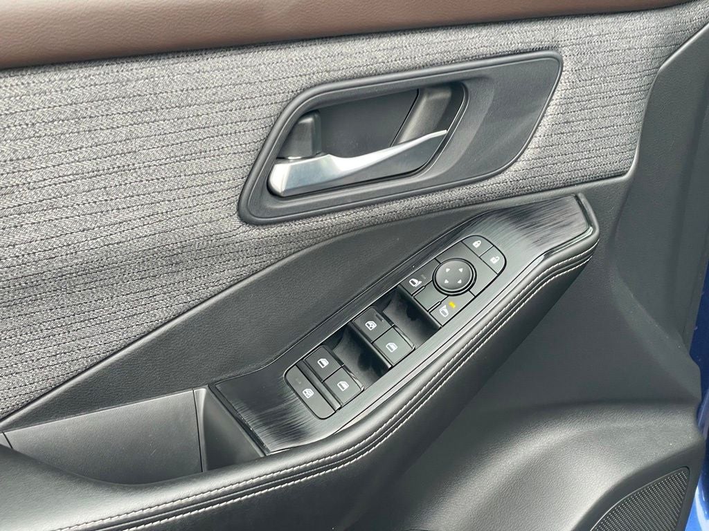 2023 Nissan Rogue SV !