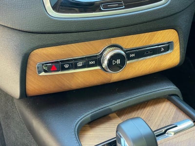 2024 Volvo XC90 B5 Plus