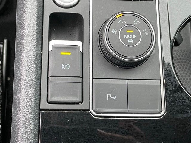 2023 Volkswagen Atlas Cross Sport 2.0T SEL R-Line
